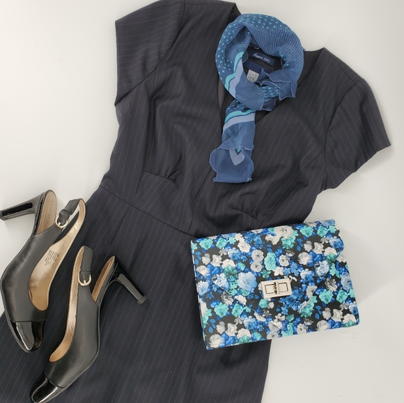 J. Crew Dresses & Skirts - J.Crew Super 120's SS 100% Wool Dress Size 6